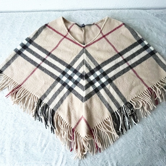 BURBERRY London Nova Check 100% Lamb’s Wool Fringed Shawl